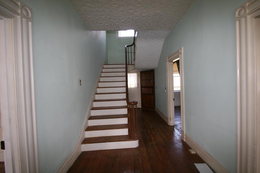 1St Floor Stairway