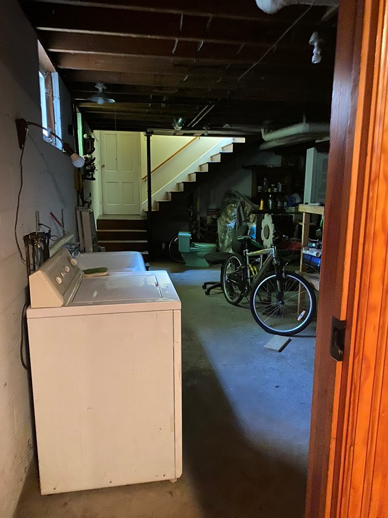 utiilty area in basement
